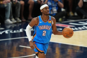 亚历山大35+5+5+2+2场次上双 比肩詹&登&字母 成为现役第四人