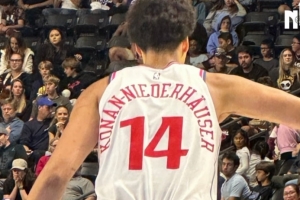 你才是字母哥吧？快船新秀尼德豪泽球衣背面姓氏多达18个字符！