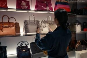 C罗3天工资而已……乔治娜公开私人豪华衣帽间 总价值达180万美元