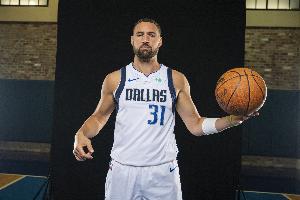 克莱：我现在打球就是为了争冠 我们必须持之以恒地努力