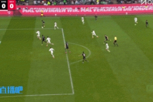 可惜！凯恩点球点附近接队友倒三角，推射没打上力被门将扑出