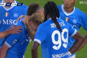 伤情很不妙🚨德布劳内点射时受伤，直接被队医搀扶下场