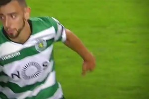 养眼！火爆外网的阿尔巴尼亚欧冠女主持，不得不说真好看😍