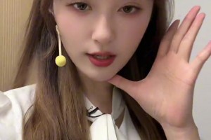 女主播小七晒视频：北京说冷真冷啊！穿裙子冻死我了