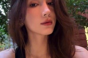 太有感觉了！杨政女友孟雅芳：比美照更有吸引力的是live~