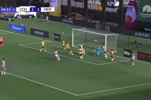 下快攻这一块还得看红魔⚡姆伯莫开场1分02秒闪击破门！