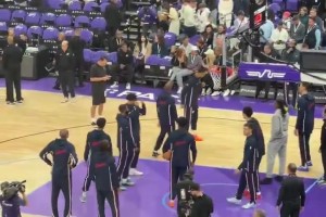 登当年可是犹他最讨厌的球员！哈登出场收获一点嘘声