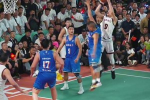 这记跳投，大家打多少分？