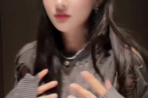 前女篮球员石一童跳手势舞 穿着镂空毛衣看着有点美啊~