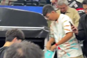 艾顿：队友们有时会捉弄我，让我激动起来，这能让我表现更好