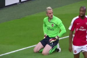 这是在回应谁？国家德比赛后贝林厄姆再次做出不雅动作！