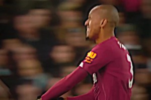 能攻善守！各位利物浦球迷，还记得这位巴西兽腰吗？