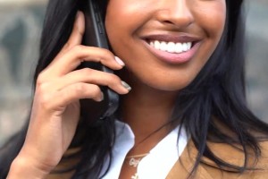 近距离欣赏科比大女儿的颜值 真的既像瓦妮莎又像科比！