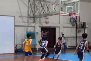 是让你篮板卡位上强度，不是让你上尺度🤣🤣🤣